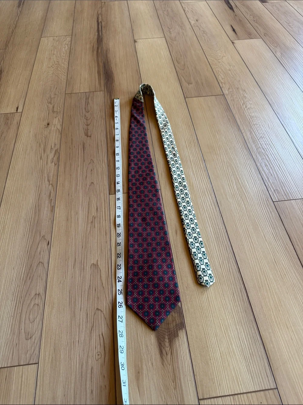 Tommy Hilfiger Burgundy Geometric Medallion Silk Tie